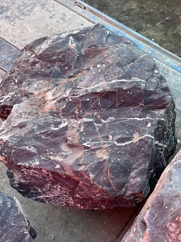 Камни для ландшафтного дизайна красно-фиолетовые 10-60 килограмм купить в Чердыни