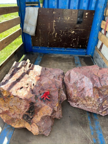 Ландшафтные глыбы красно-фиолетовые 200-1000 килограмм купить в Чердыни