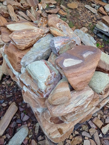 Златолит жёлтый, жёлто-зелёный глыбки и валуны для ланшафтного дизайна купить в Чердыни