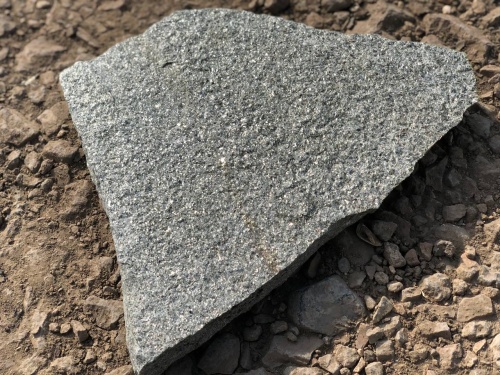 Плитняк златолит Уральский для цоколя, отмостки купить в Чердыни