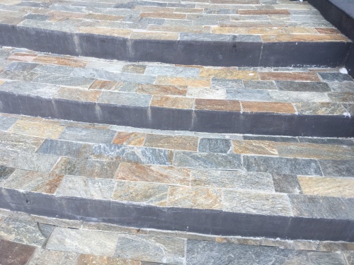 Плитка из Златолита Уральского для лестницы купить в Чердыни