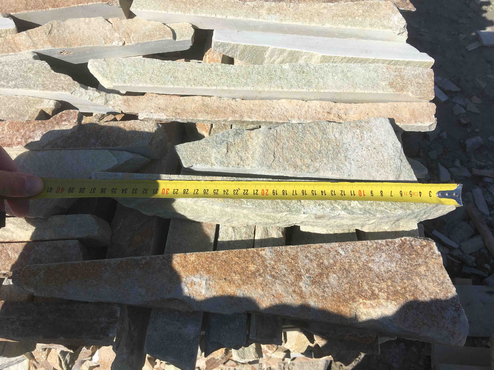 Горбушка златолит золотистый для облицовки купить в Чердыни