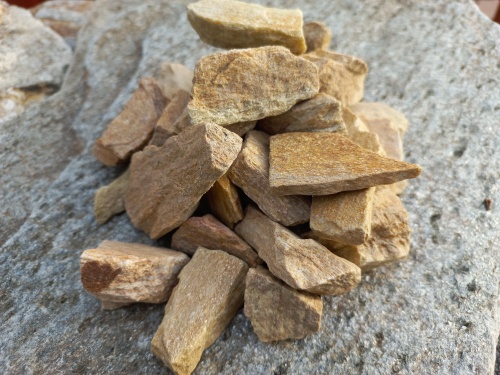 Златолит жёлтый декоративная каменная крошка купить в Чердыни