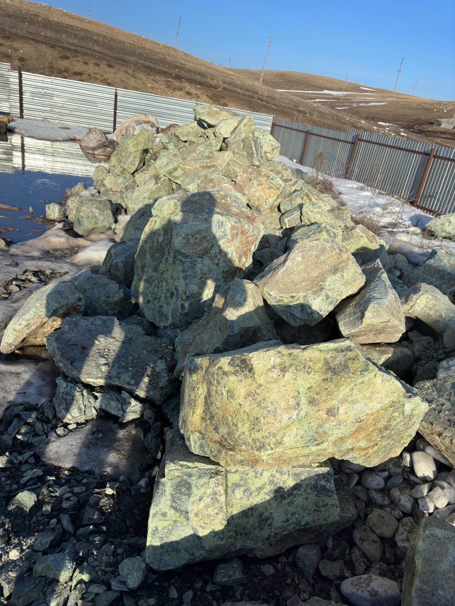 Камни для ландшафтного дизайна зелёные 10-60 килограмм купить в Чердыни