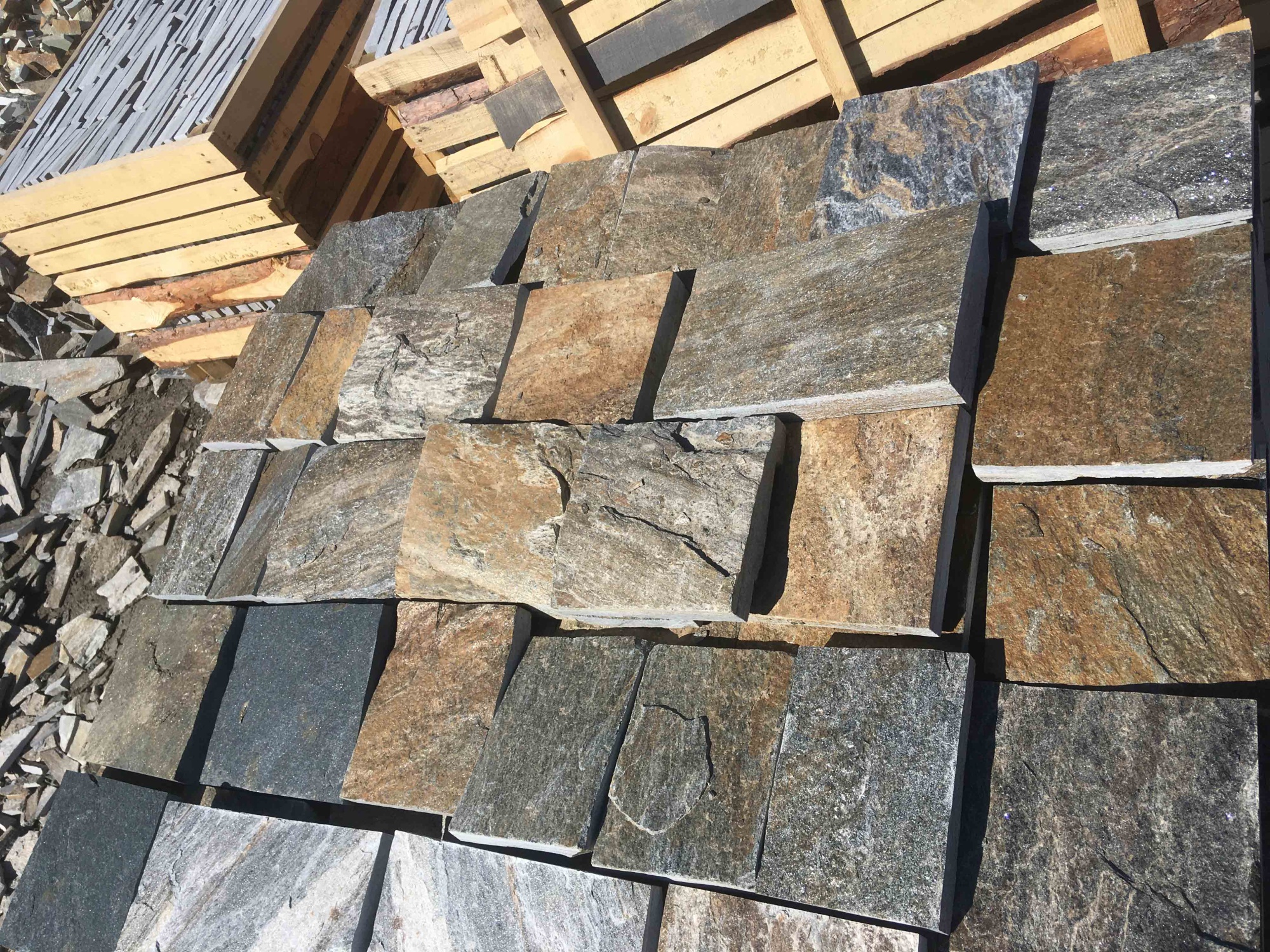 Плитка пилёная златолит Уральский для фасада купить в Чердыни