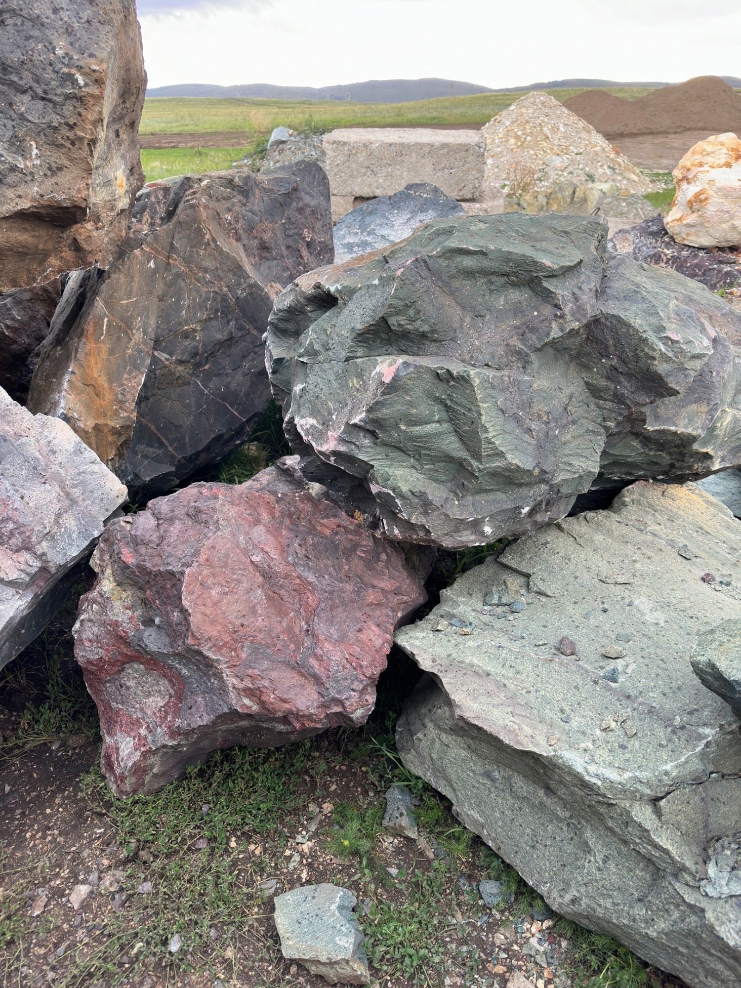 Камни для ландшафтного дизайна зелёные 10-60 килограмм купить в Чердыни