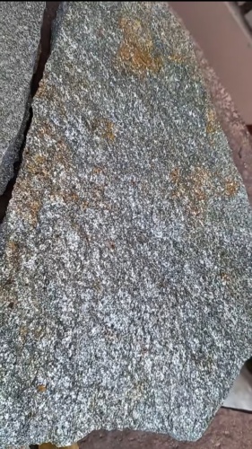 Плитняк златолит серебристый для цоколя, отмостки купить в Чердыни