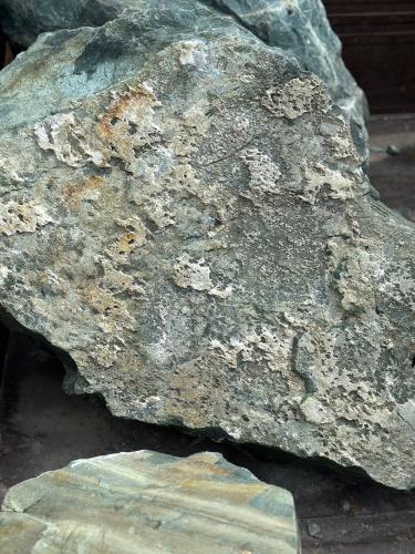 Ландшафтные глыбы зелёные 200-500 килограмм купить в Чердыни