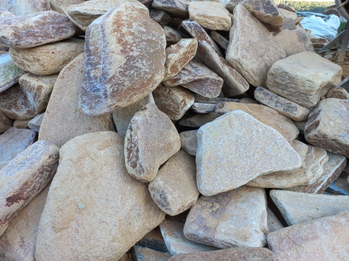 Златолит жёлтый, жёлто-зелёный глыбки и валуны для ланшафтного дизайна купить в Чердыни