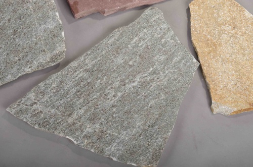 Плитняк златолит Уральский для цоколя, отмостки купить в Чердыни