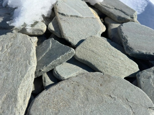 Плитняк златолит зелёный галтованный для цоколя купить в Чердыни