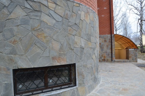 Плитняк златолит Уральский для цоколя, отмостки купить в Чердыни